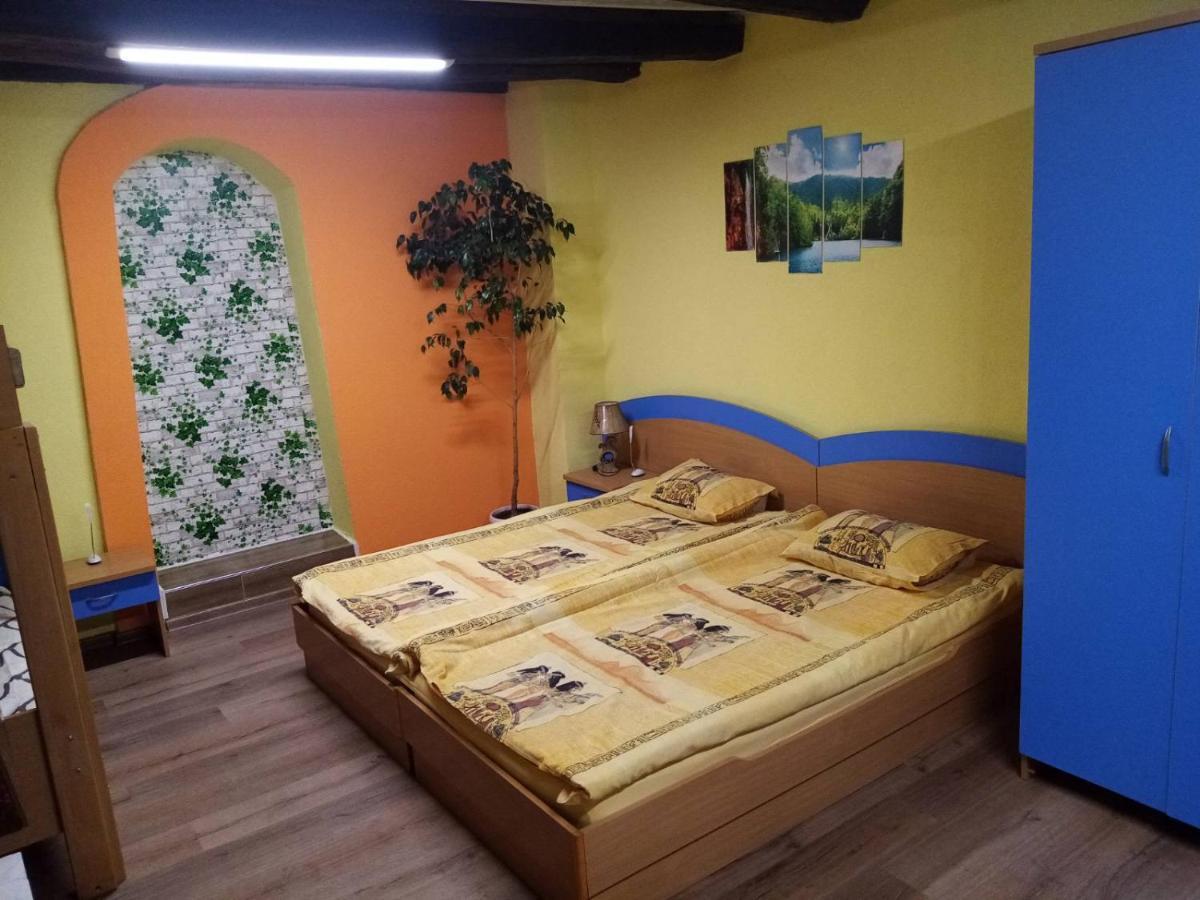 Студио За Четирима "Цвети" Szapareva Banja Kültér fotó